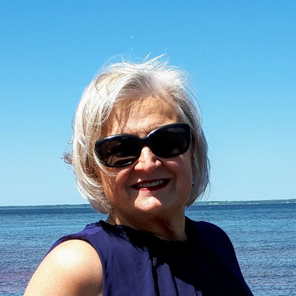 I'm your Posher, Margaret - Picture 1 of 2